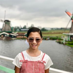 Meet your Posher, Helena